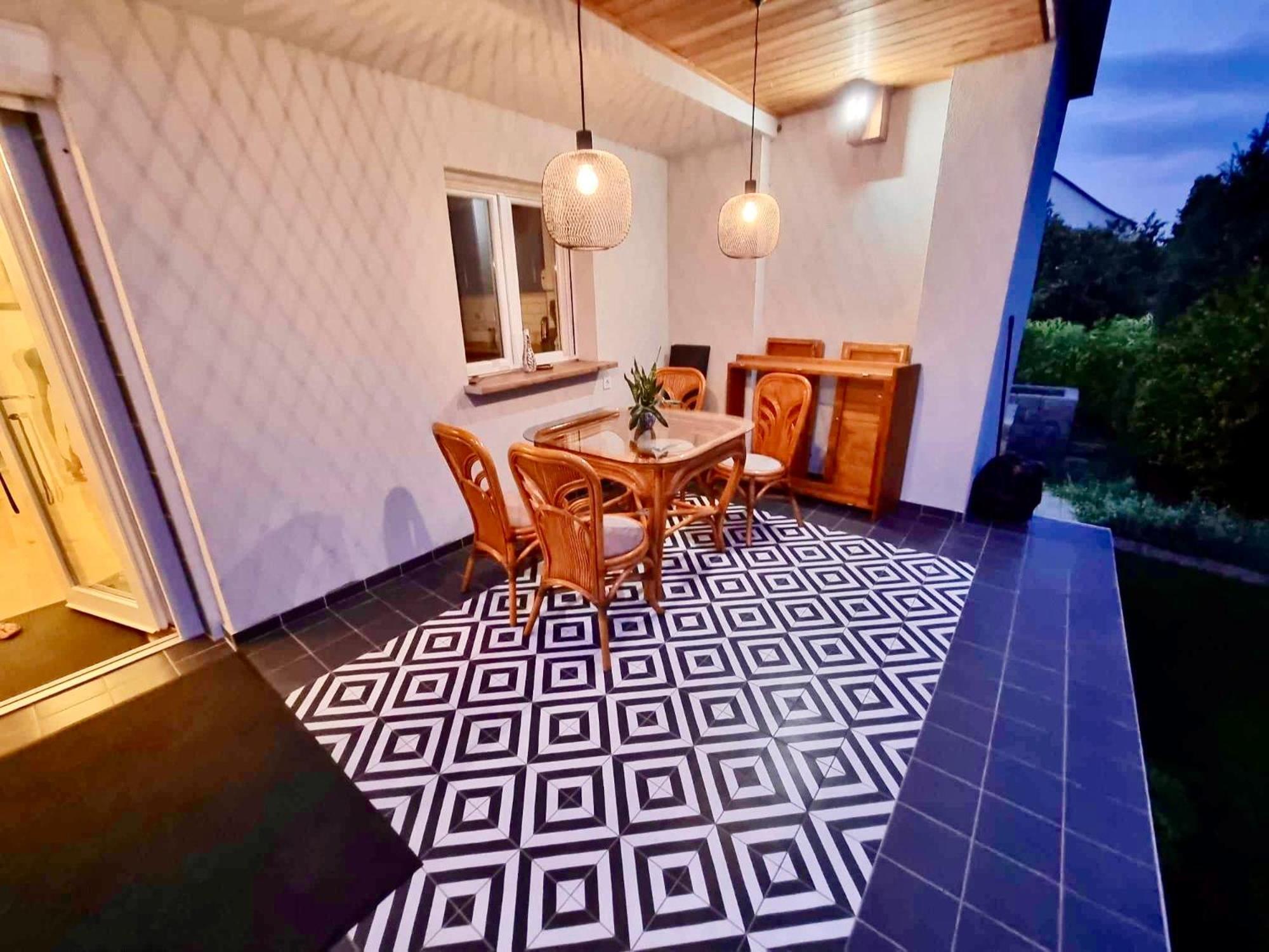 Neon Apartman Csopak Balaton المظهر الخارجي الصورة