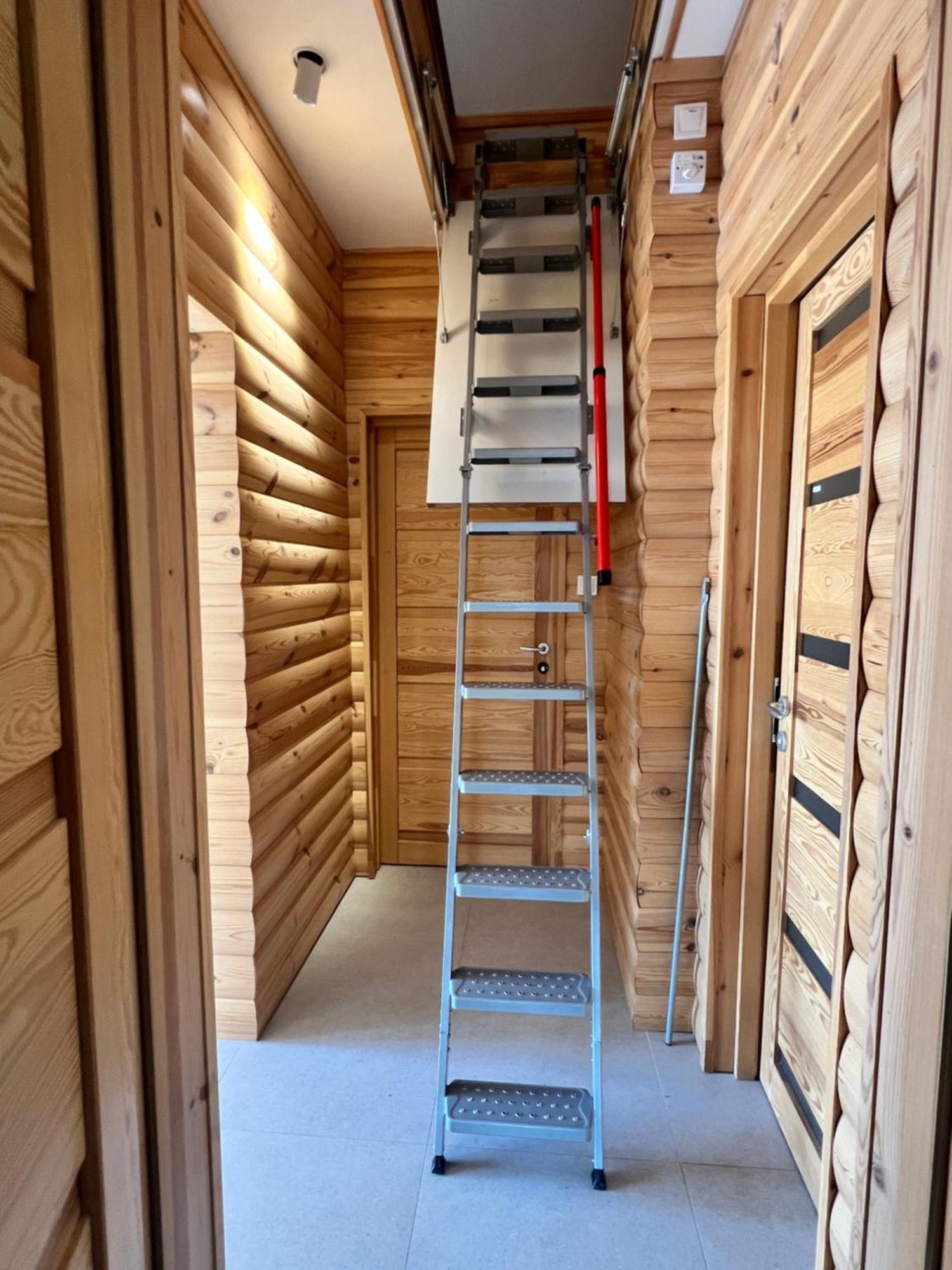 Neon Apartman Csopak Balaton المظهر الخارجي الصورة